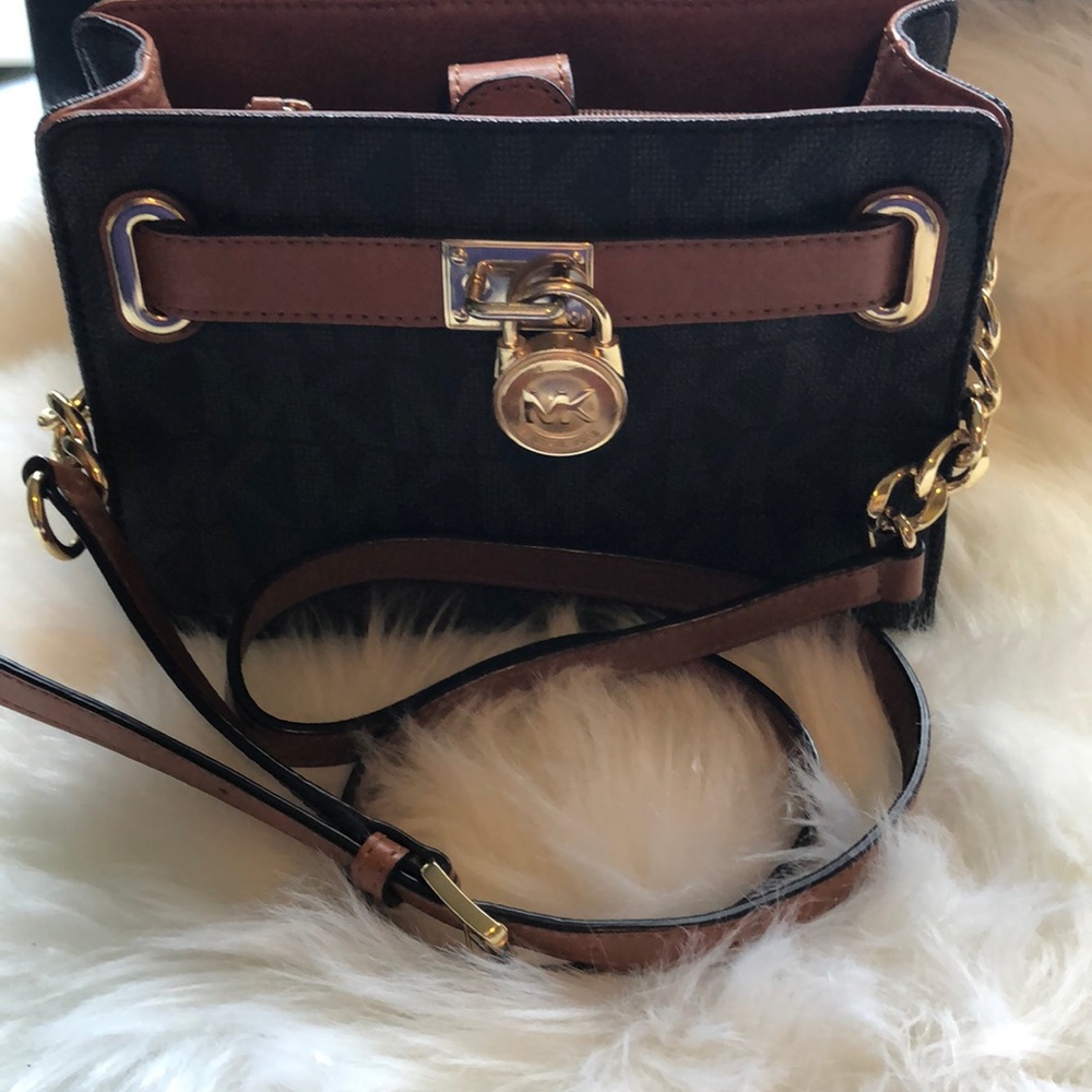 💕SOLD 💕Cross body MK Purse